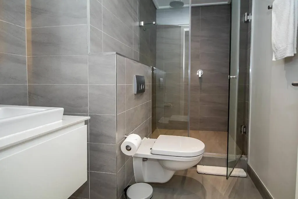2202 Pullman Three Bedroom Luxury Penthouse Apartment Cape Town